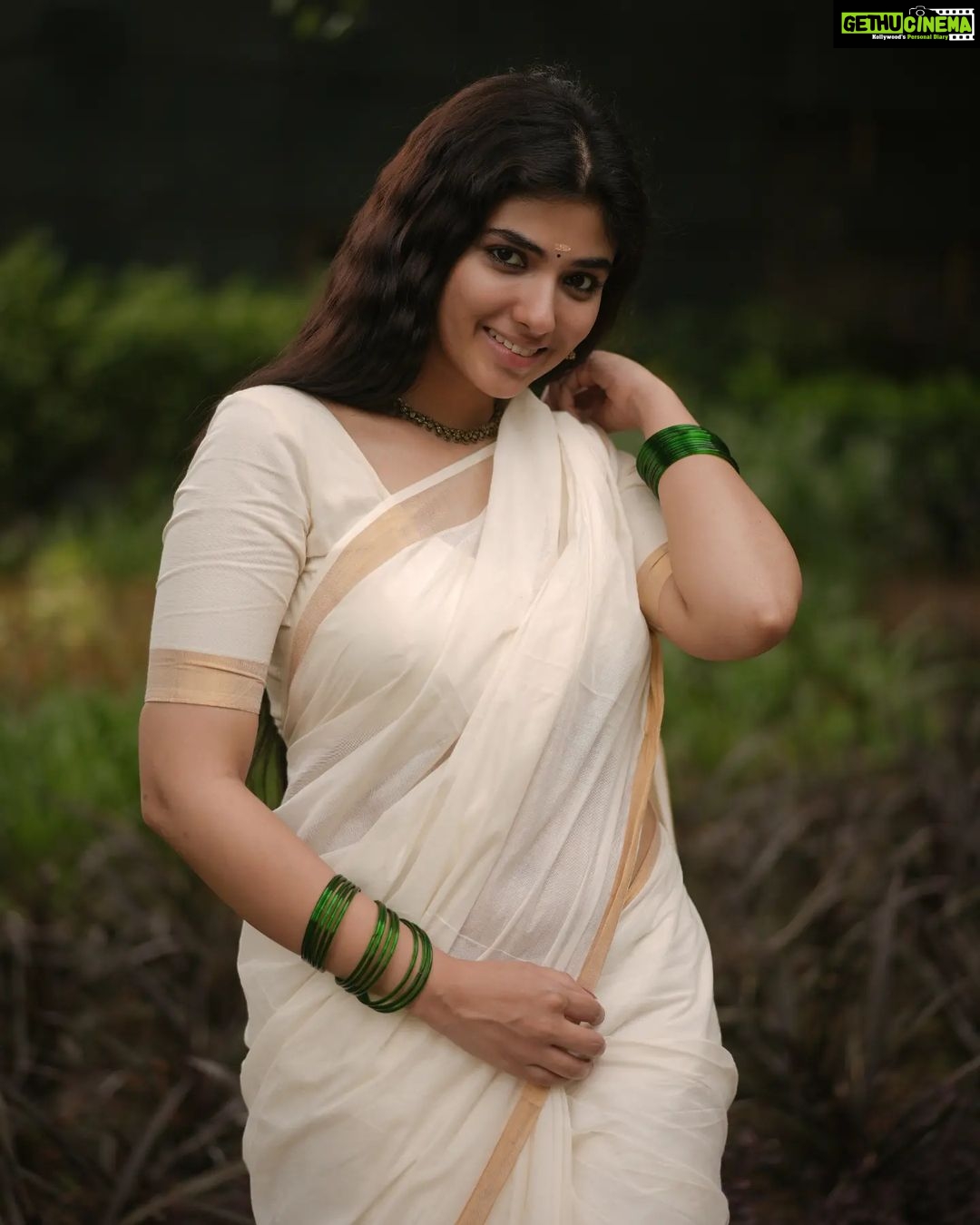 Pragya Nagra Instagram - വിഷു ആശംസകൾ 🌸🌾 PC @gowtham__rajendran Styling @anchita_nagra #vishu #kerala #happyvishu #keralagram #vishuspecial #vishukani #malayali #keralasaree #keralamodel #malayalamactress #malayalamcinema #mallu #mallugram #mollywood #malayalam #malluactress #anusithara #mohanlal #mallugirl #tovinothomas #mammootty #nivinpauly #malayalamcinema #lalettan #malluhot #nazriya #anupamaparameswaran #keralabeauty #dulquersalmaan #nayanthara