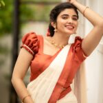 Pragya Nagra Instagram - தமிழ் புத்தாண்டு வாழ்த்துக்கள்🌾🌺 Artist - @pragyanagra Costumes - @ivalinmabia Photography - @camerasenthil Makeup - @yuvas_makeover Shoot organised by @rrajeshananda #puthandu #vishu #baisakhi #bihu #tamilnewyear #gudipadwa #ugadi #tamil #vishukani #happytamilnewyear #tamilputhandu #tamilactress #tamilcinema #kollywood #thalapathy #tamilmemes #tamilbgm #tamilstatus #vijay #tamilmovie #tamillyrics #kollywoodactress #thala #nayanthara #tamillovestatus #samantha #teluguactress #tollywood #vijaytv #actress