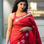 Pragya Nagra Instagram - So finally have a friend to share clothes with @que.sera.saraa ...thanks for the saree🥰❤️ Blouse @fiorebymalar_ 🌺 Saree @nativeweaverindia 🌸 PC @_.vekay._ 📷 #tollywoodactress #tollywood #teluguactress #bollywood #kollywood #rashmikamandanna #kollywoodactress #actress #tamilactress #bollywoodactress #kajalagarwal #rakulpreetsingh #telugu #prabhas #tollywoodactor #alluarjun #samantha #telugucinema #love #anushkashetty #telugumemes #poojahegde #vijaydevarakonda #tamil #samantharuthprabhu #keerthysuresh #tollywoodmovie #nayanthara #anupamaparameswaran #telugusongs