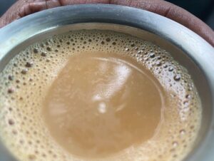 Prakash Raj Instagram - #Bengaluru .. dosa..vada..filter coffee bliss  ಬೆಂಗಳೂರು. ಮಸಾಲೆ ದೊಸೆ .. ಉದ್ದಿನ ವಡೆ.. ಕಾಫಿ .. ಆಹಾ..ಓಹೊ 😘😘😘😘#justasking more