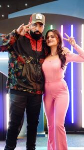 Prakruti Mishra Instagram - Directing badshah was the best part of the year 😃
Heading towards 2023 with full power energy 🚀
What a vibe you are @badboyshah 😎

Akha mumbai jaaraha  hai show dekhne aaj 🔥
Bombay main ho toh app log bhi jao 🎶

Here’s a cute BTS from the “pagal tour” promotional shoot 🤓📸
.
Thank you @m_o_u_s_u_m_i for capturing the best moments 😘
.
.
.
#reels #prakrutimishra #badshah #reelkarofeelkaro #reelingintheyears #reelsviral #bts #reelstrending