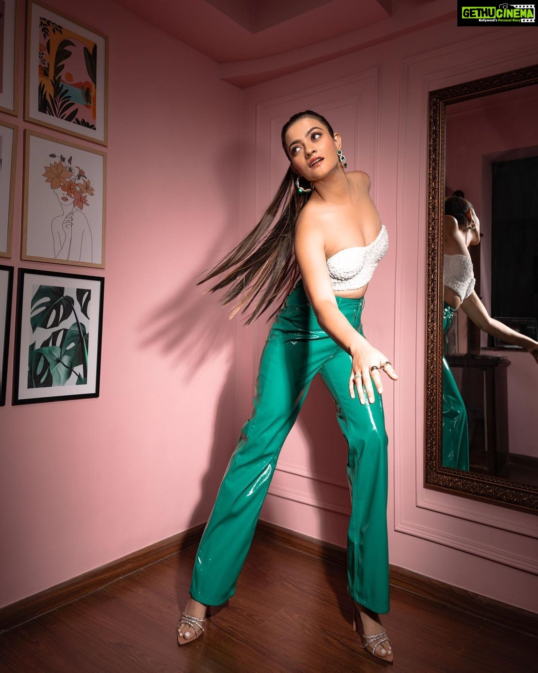 Prakruti Mishra Instagram - Take a dose of me 💊 . . . . 📸 @vahishta9 Styled by @shnoy09 . . Mua @nancypamnanimua @makeupandhairbydisha