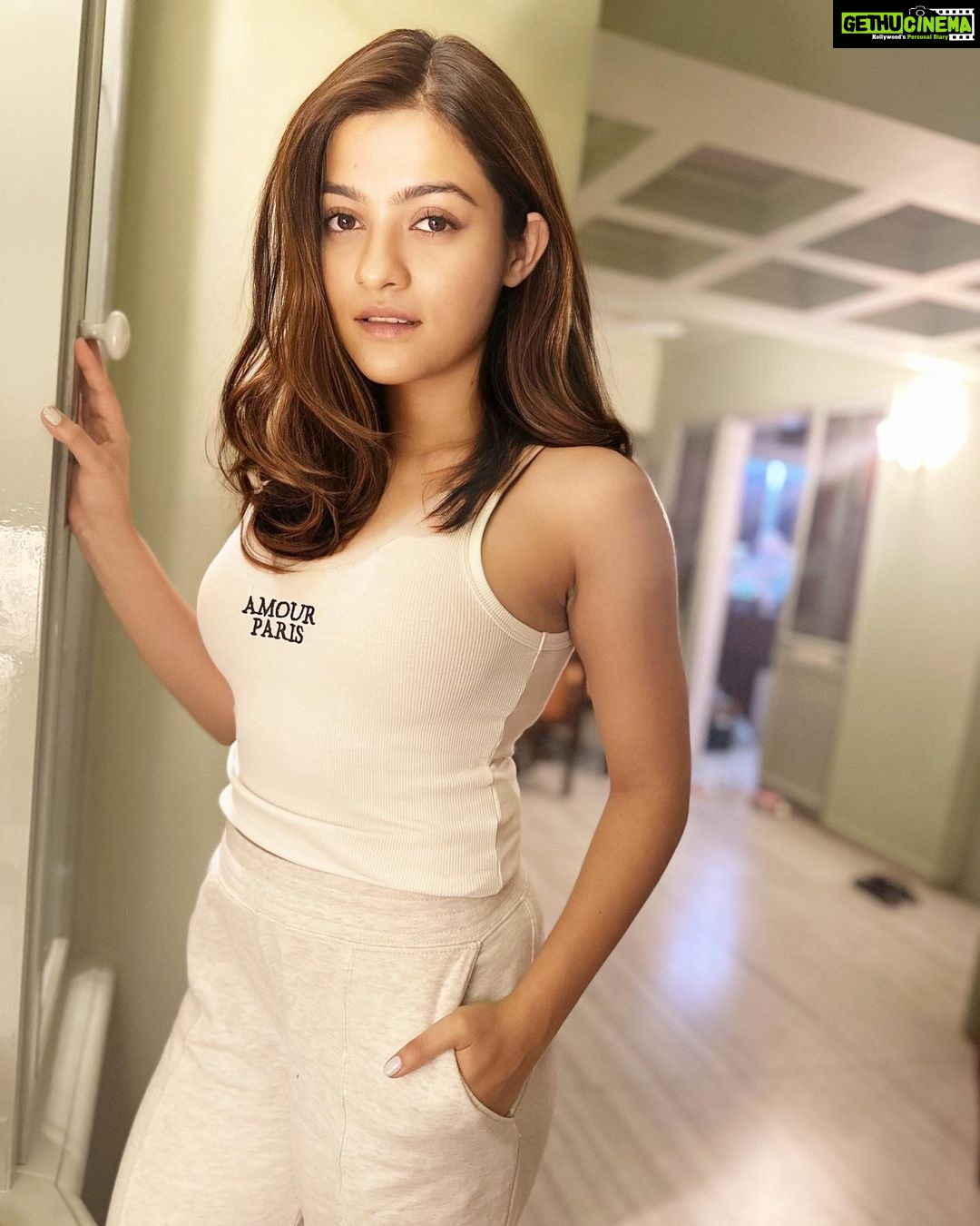 Prakruti Mishra Instagram - We all a little Mad here ๐ Arenโt we ??? . . . . PC @tansworld ๐