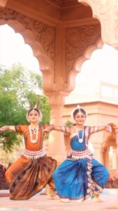 Prakruti Mishra Instagram - Bande Utkala janani 😇

This video includes the enactment of one of the “Shlokas“ of Natyashastra that talks about the correct posture for a dancer which is “Sousthavam”. 
The enactment of the most graceful Indian classical dance form “Odissi” originated from the state “Odisha “ 
On this auspicious occasion of Utkal Diwas, we bring to you a beautiful rendition of Desh Pallavi by Tulika Tripathy. The original choreography is by Padmashree Kumkum Mohanty. 
 Happy utkal divas 🧿

Full video on my YouTube channel ✔️
📸 @akphotography_mumbai 
MUA @nancypamnanimua 
  @makeupandhairbydisha 
Location @honeybookstudios 
#reelsinstagram #prakrutimishra #reelitfeelit #reelsvideo #reelindia #reelviral #trendingreels #reelsexplore #odisha #odishatourism #odishadiaries #odishi #reelsdance