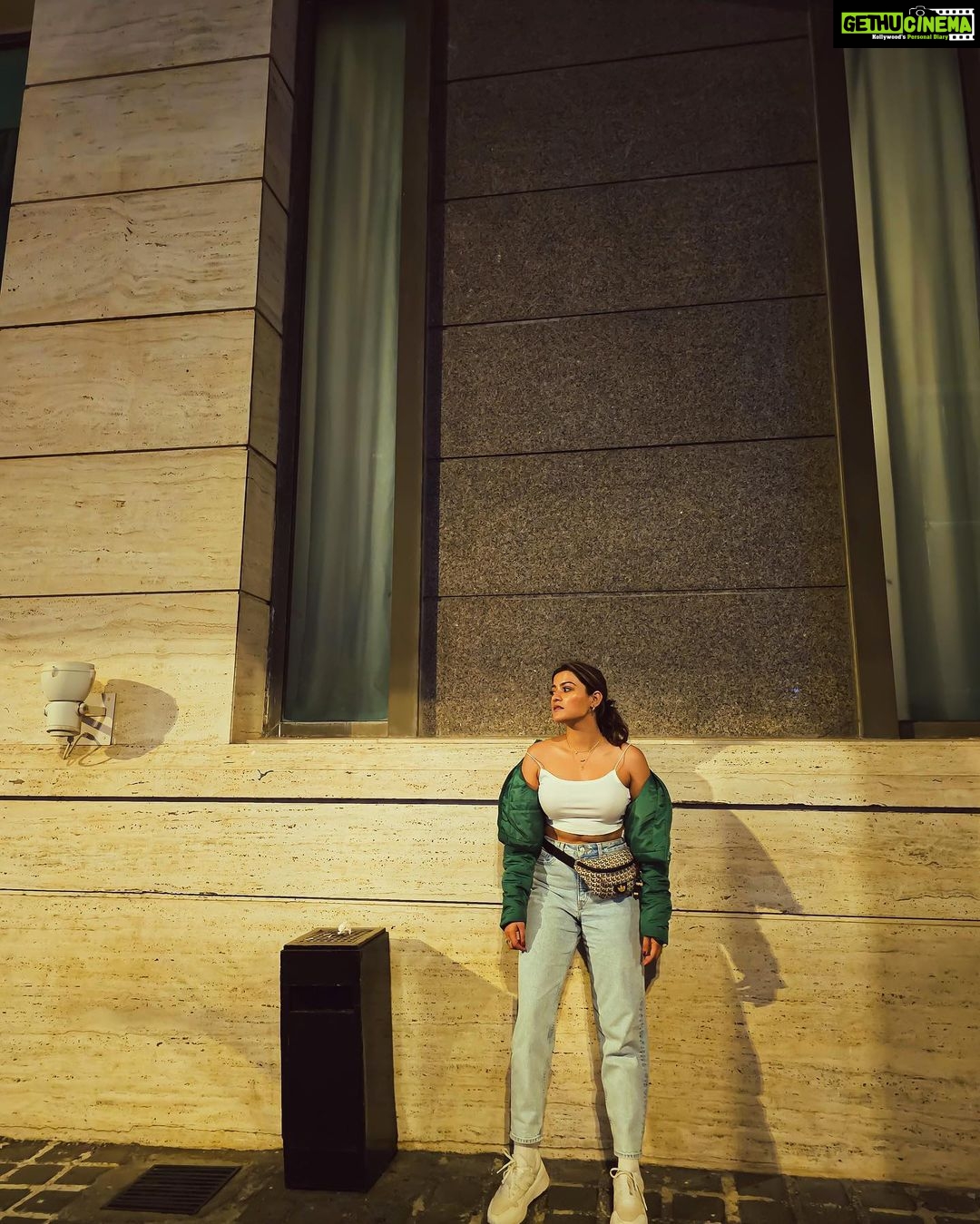 Prakruti Mishra Instagram - Dropped so many people from my life this year . I feel like Uber now 🤷🏻♀️
