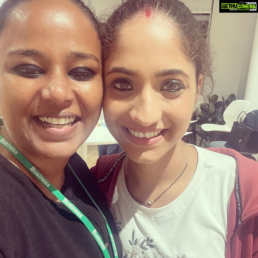 Prakruti Mishra Instagram - Hello from Mumbai… Stay Tuned for something interesting coming up on #instagram @prosenstar @prakrutimishra @chayhere_ @mohorsen710 @meta @signature24productions #prosenjitchatterjeexmeta Facebook Mumbai Office
