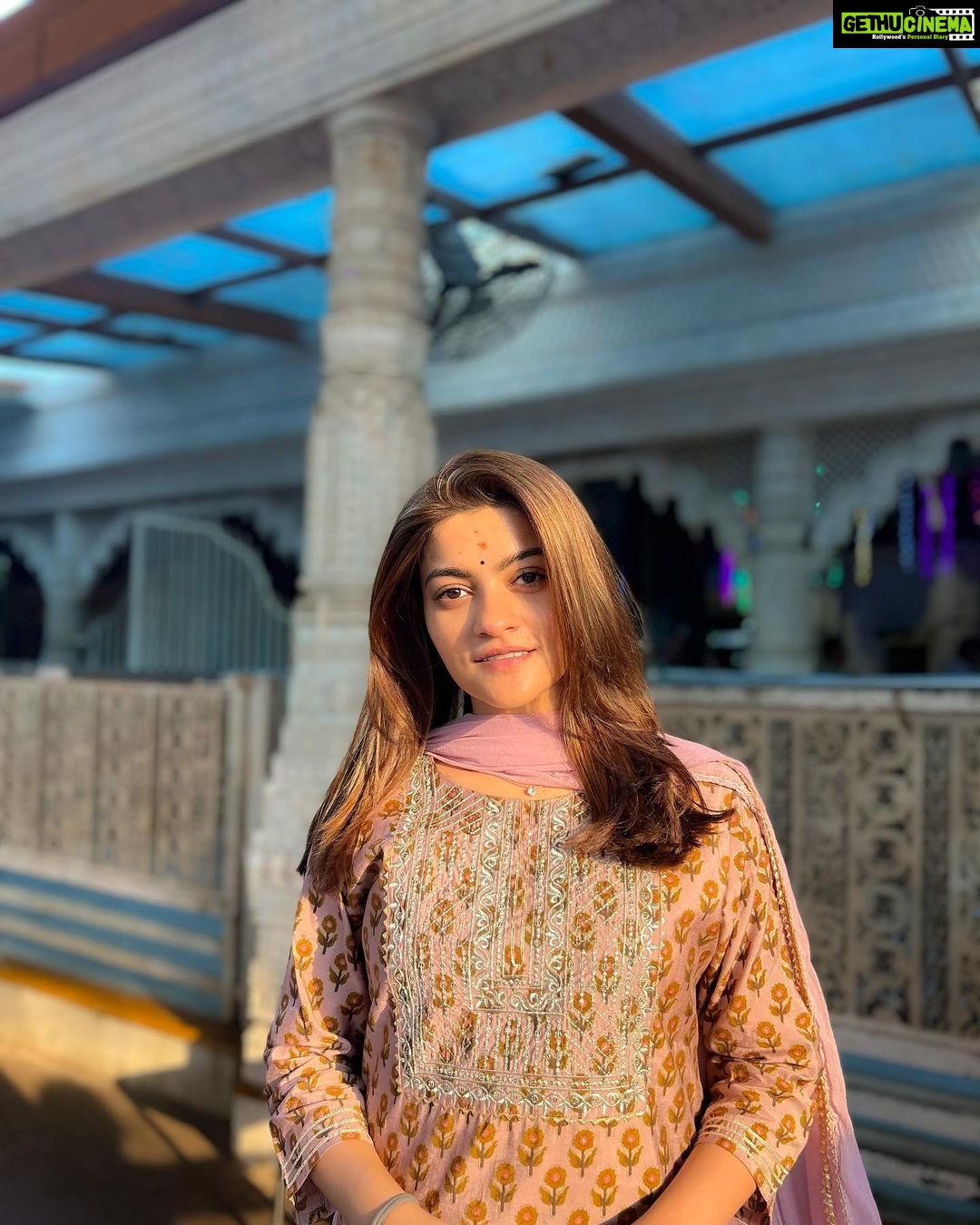 Prakruti Mishra Instagram - Janam din ki shurwaat Gannu ke saath 🛕 Sidhi Vinayak Temple Mumbai