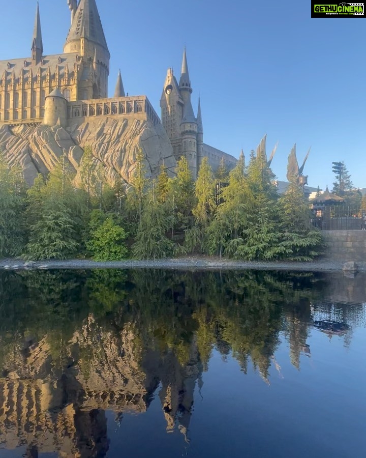 Pranitha Subhash Instagram - Random photo dump USJ. Pic 3/4/5 from the Harry Potter world . Transported to an all new world and especially the ride . It’s a roller coaster with stimulation. And it was as if I lived in their world.. easily the best part of my trip! If ur planning a trip, don’t forget the express passes to jump queues or you’ll need 3 days to cover the place Universal Studios Japan