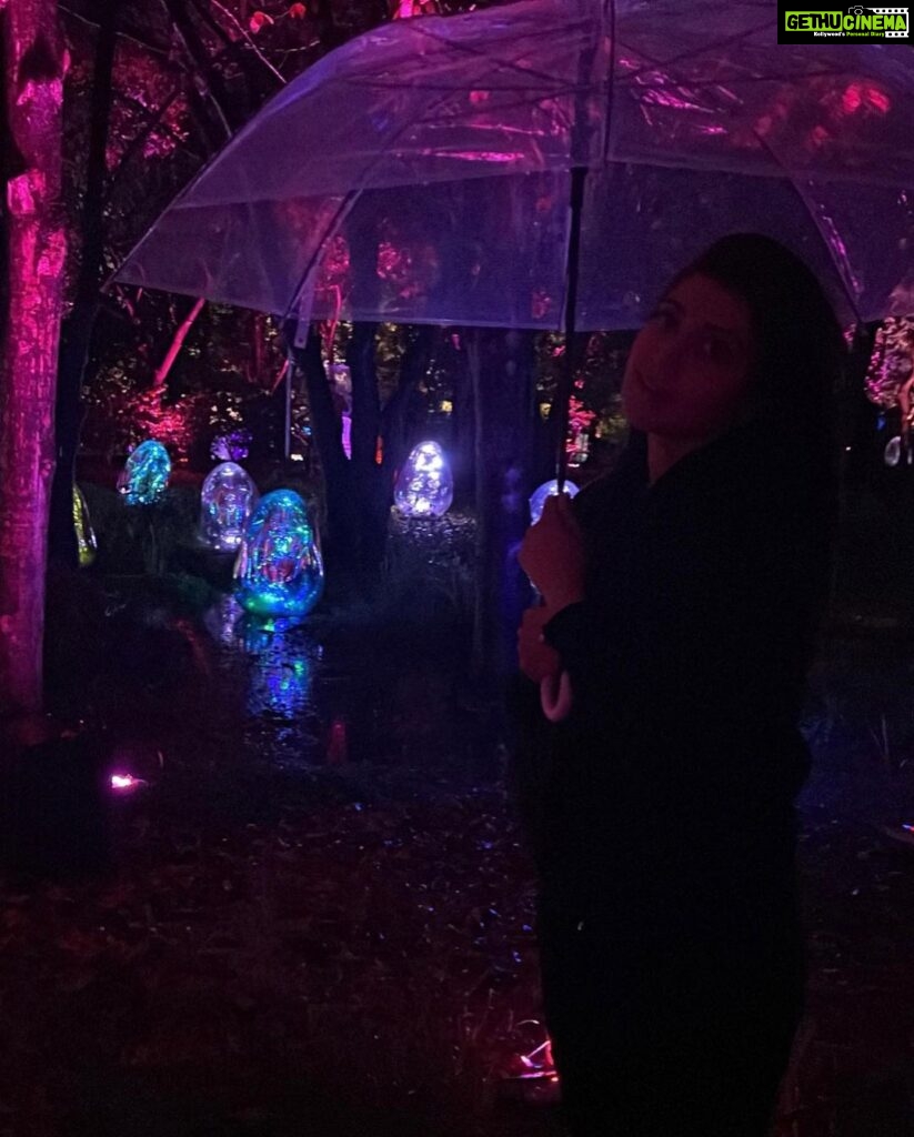 Pranitha Subhash Instagram - Trippy evening 🌸🧿 Osaka, Japan