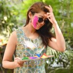 Pranitha Subhash Instagram - Main bhi gulaabi Tu bhi gulaabi
