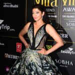 Pranitha Subhash Instagram - IIFA day2 red carpet in @michaelcinco5