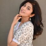 Pranitha Subhash Instagram - Jimikki ponnu