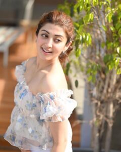 Pranitha Subhash Instagram - Today is truly a Monday like a Sunday MayDay!! 🌤️🩵
