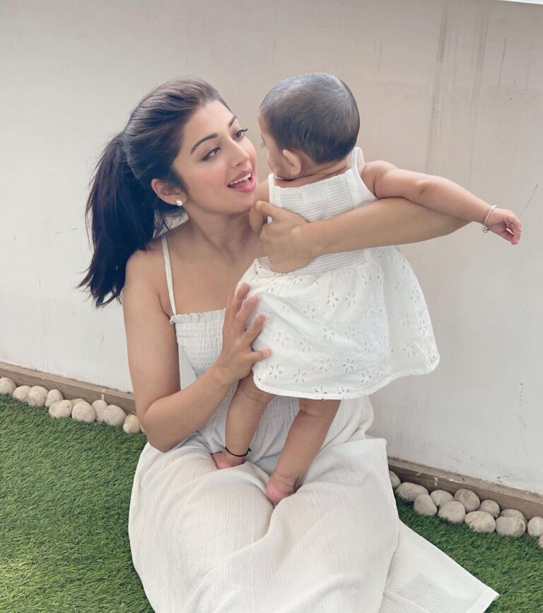 Pranitha Subhash Instagram - Twinning with this tiny human we made ❤️🙈 #monthlybirthday