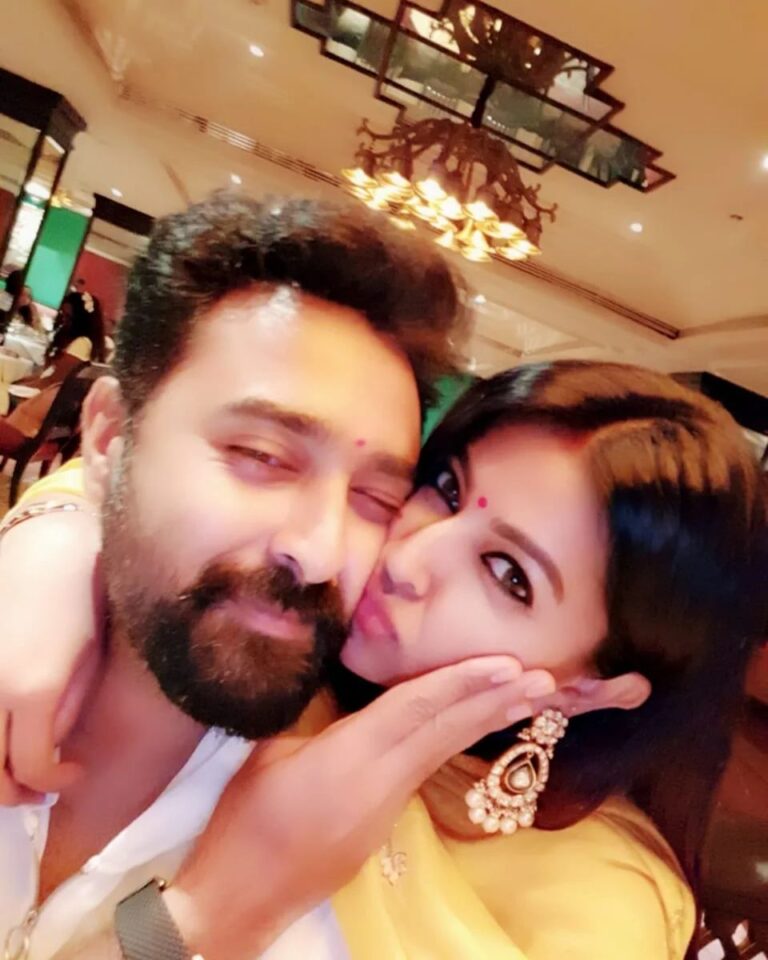Prasanna Instagram - She is not just my girl. She is My girl, my home, my heart, my soul, my nest and all the rest. Happy Valentine's day ❤️ #happyvalentinesday #sheismyrock #sheismyeverything #myheartandsoul❤️ ♥ my heart ♥