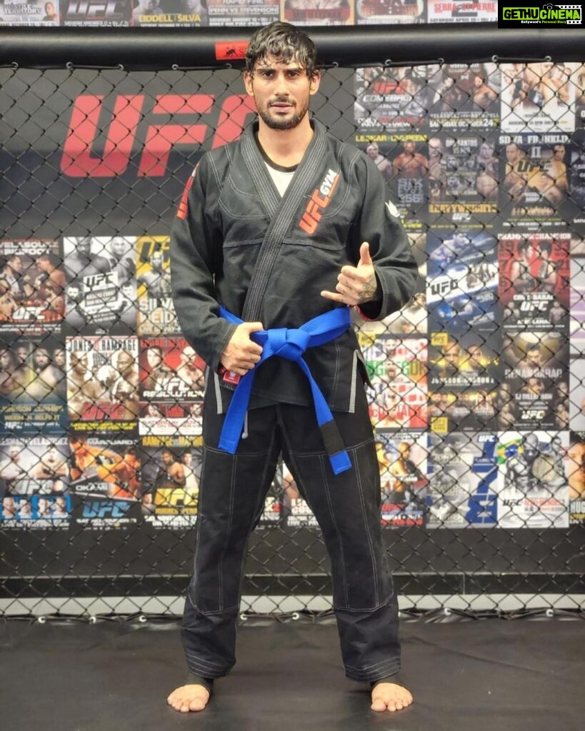Prateik Babbar Instagram - thank you brazilian jiu-jitsu! 🔥🥋❤️🙏🏽 #growth & #progress are inevitable in any form of journey.. as long as we remain disciplined.. hungry.. consistent & persistent 🔥 my brotha & sensei @rohityson_ & i got our #bjj belt promotions.. i got promoted to blue belt.. & my sensei got promoted to brown belt 🔥🥋❤️🙏🏽 iv been blessed to be surrounded.. taught.. coached & guided by the most elite coaches.. teachers & sensei’s.. without whom my #bjj journey is incomplete 🔥🥋❤️🙏🏽 thank you sensei’s @paulo_bjjgfteamap @calmeida_bjj.mma for this honour! #oss 🔥🥋❤️🙏🏽 thank you sensei’s @paulo.bananada @senseimayur @rohityson_ for your continuous support & encouragement! #oss 🔥🥋❤️🙏🏽 thank you bossmen @ajaymarwah @istayakansari & our very own sanctuary @ufcgymbandra for including me as part of the family! ❤️🙏🏽 🔥 the journey continues 🥋 #oss 🙏🏽 @ufcgymindia @ufcgym @ufc 🔥 p.s. - don’t forget to swipe left! 🔥 #brazilianjiujitsu #bjj #oss 🔥🥋❤️🙏🏽 UFC GYM Bandra