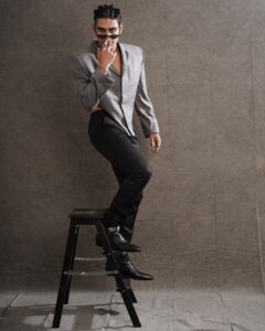 Prateik Babbar Instagram - @gq 🖤

you know how we do❕

jacket : @alterx.x 
shoes : @voganow 
shades : @calvinklein 
jewels : @alexandermcqueen @harleydavidson 

styled by my genius brotha @rahulvijay1988 & yours truly 🖤

shoutout❕my glam dream team❕
hair : @kaustubhpevekar @kaustubh_pevekar 
makeup : @kajol_kanther @makeupbykanther 
bts : @pushkar_soni4777 

photographed by ace @montypanesarphotography 🙏🏽

#GQMOTY2022 @gqindia 🖤