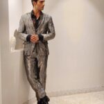 Prateik Babbar Instagram – about that night for #GqBestDressed2022 🖤

outfit by maestros : @rajeshpratapsinghworks & @rohitgandhirahulkhanna 🖤
shoes : @louboutinworld 
jewellery : @harleydavidson 

styled by my genius brotha @rahulvijay1988 🖤

shout out to my glam dream team 🖤
makeup : @kajol_kanther @makeupbykanther 
hair : @kaustubhpevekar 
photography : @pushkar_soni4777 

@gqindia 🖤