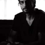 Prateik Babbar Instagram - I’ve admired Pratiek Babbar @_prat since I saw Dhobi Ghat by Kiran Rao. His presence was amazing & as we saw him picking new characters, I knew that at one point that I have to work with him. His choices of roles has been insanely creative from Cobalt Blue to Mulk. And when I was writing the character of Shiva based on my adorable cab driver in Bangladesh……I knew it in my heart that Pratiek could do so much justice to his character. Shiva is a cab driver that Prerna (Shabana ji) hires to travel from Delhi to Amritsar. It’s a very sensitive yet layered role where he redefines the subtle nuances of Indian culture to Shabana ji. My heart is full bringing these two amazing talents together as they travel & heal each other. ❤️🙏🏽 🎥 @thedronacharya