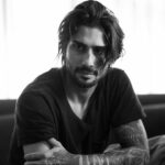 Prateik Babbar Instagram - #moods #bnw #HomeBound #2023 🩶