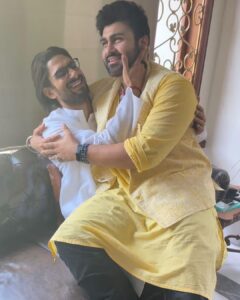 Prateik Babbar Instagram - happy faces for bade bhaiya’s happy birthday❕

@aaryababbar222 🎂❤️