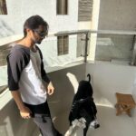 Prateik Babbar Instagram - catching my light.. ☀️ #2023 #HomeBound #NoFilter 🔱