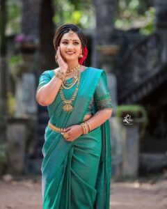 Pratheeksha G Pradeep Instagram - If life were predictable it would cease to be life, and be without flavor…❤️❤️

Designer @nova_fashion_boutique_by_brind 

Makeup 💄 @greenlife_divyarun 

Click @_lalu_photography_ 

Jewls @haiziaramakeover 

#bride #look #lovly
