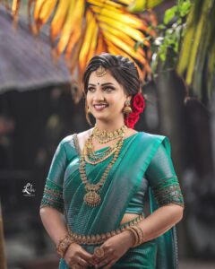 Pratheeksha G Pradeep Instagram - If life were predictable it would cease to be life, and be without flavor…❤️❤️

Designer @nova_fashion_boutique_by_brind 

Makeup 💄 @greenlife_divyarun 

Click @_lalu_photography_ 

Jewls @haiziaramakeover 

#bride #look #lovly
