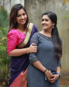 Pratheeksha G Pradeep Instagram - Athirakutty ❤️❤️❤️

@aseem_._mohammed 

#picofday #friendships
