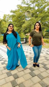 Pratheeksha G Pradeep Instagram - Omigo migo mi...!!
 
With ma Sarayu
@pratheekshapgp