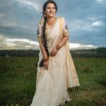 Pratheeksha G Pradeep Instagram - ONAM🌸🌸🌸 Starring💃 :@pratheekshapgp Makeup&Hair💄:@vanvis_makeup_artistry Costume👗 :@for_ever_designs Flower🌸:@blackgold_designingstudio Camera📸:@nbn_uthradam_ Edits📸:@sam_retouch Special thanks to @itz_me_vivek_v_raj_rwh @rajanwatchhouse #likes #like #follow #likeforlikes #love #instagood #instagram #followforfollowback #followme #photooftheday #photography #bhfyp #instalike #l #instadaily #picoftheday #likeforfollow #fashion #beautiful #me #followers #smile #likeforlike #myself #followback #f #comment #followforfollow #likesforlikes #art Trivandrum, India