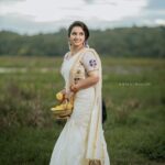 Pratheeksha G Pradeep Instagram - 💜 . Makeup&Hair💄:@vanvis_makeup_artistry Costume👗 :@for_ever_designs Flower🌸:@blackgold_designingstudio Camera📸:@nbn_uthradam_ Edits📸:@sam_retouch Special thanks to @itz_me_vivek_v_raj_rwh @rajanwatchhouse Thiruvananthapuram, Kerala, India