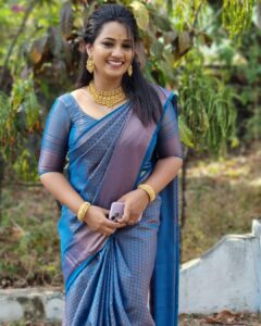 Pratheeksha G Pradeep Instagram - 💙💙💙
.
.
Sareee @collections.cathys 
Jewllery @aswa_plaza_ ..

#shooting #zeekeralam #celebration #neeyumnjaanum