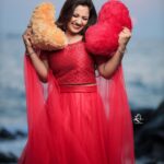 Pratheeksha G Pradeep Instagram - Love and love only..❤️❤️ Pic @_lalu_photography_ Dress @nova_fashion_boutique_by_brind Makeup @greenlife_divyarun Kovalam Beach