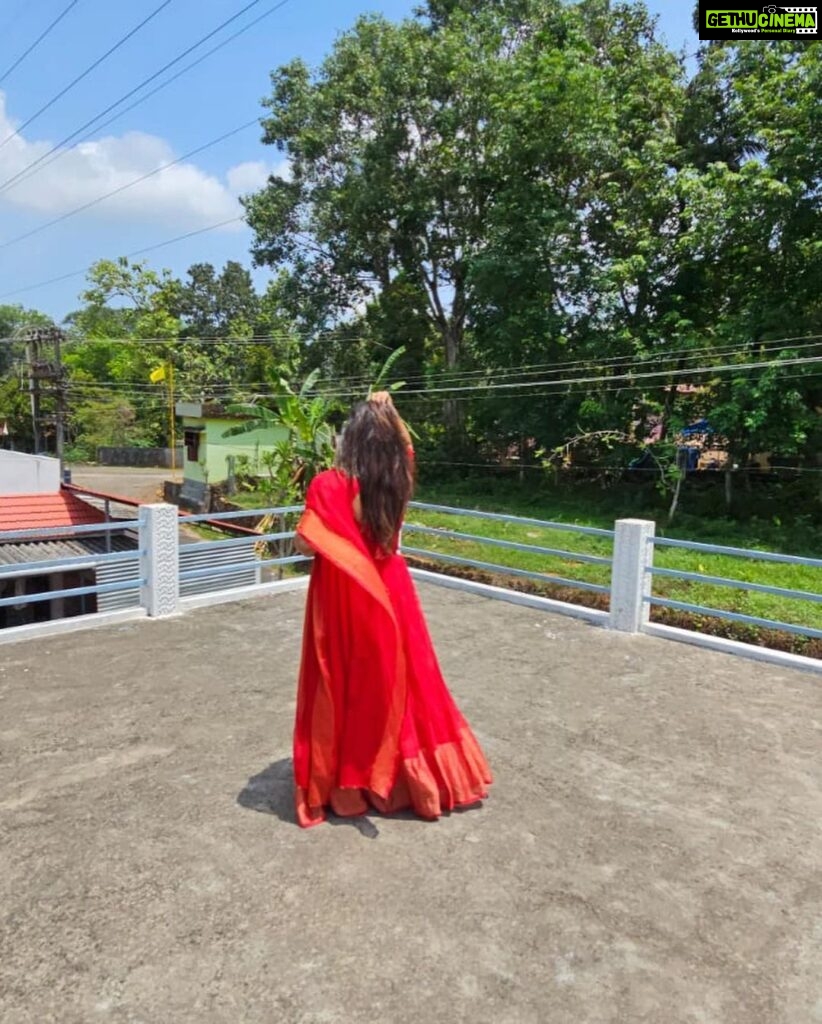 Pratheeksha G Pradeep Instagram - Even if happiness forgets you a little bit, never completely forget about it..❤️❤️ #homesweethome #naturelovers #pathanamthitta Elanthoor - ഇലന്തൂ൪