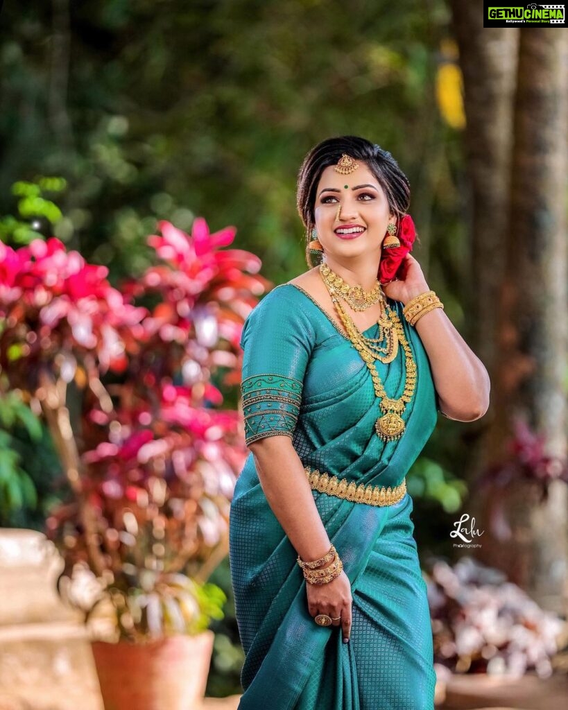 Pratheeksha G Pradeep Instagram - 🌹🌹 @nova_fashion_boutique_by_brind @_lalu_photography_ @greenlife_divyarun @haiziaramakeover Thiruvananthapuram, Kerala, India