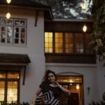 Prayaga Martin Instagram - Throwbacks from 2020 ✨ @prayagamartin 🖤 #kochin #lookslikefilm #funday #throwback Kochi, India