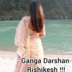 Preetika Rao Instagram - Exhilatrated Soul after Ganga Darshan...😇🙏 My Bestie got married at the banks of Ganga at Shivpuri... And I couldn't wait for this moment! Visited Ganga ji after 2010 !!!! Magical Energy ♥️ .... .... .... #reels #rishikesh #india #status Rishikesh, Shivpuri River Rafting