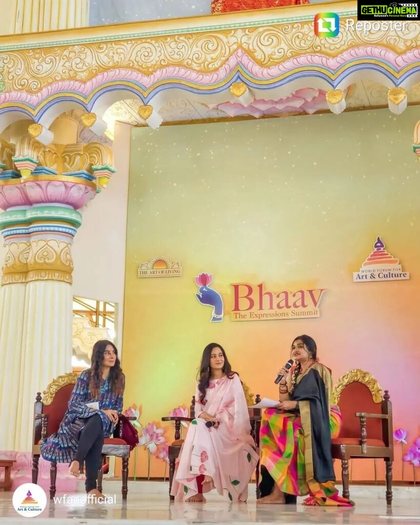 Preetika Rao Instagram - It was wonderful interacting with the audience at 'Vishalakshi Mantap' at the Art of Living International Center Bangalore on stage with my amazing Co-Speaker @monicadogra and our wonderful Host @rjdipali on Youth & Social Media- Charcha Bhaav - Session ( Bhaav - Cultural Fest 2023) Amongst performances by legendary Artists in the field of classical dance and music .. Thankyou @srivinow @arvindvarchaswi @artofliving @wfacofficial for the wonderful opportunity... #gurudev #srisriravishankar #artofliving #bangalore #bhaav #culturalfest #hindustaniclassical