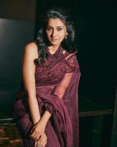 Priya Bhavani Shankar Instagram - 🍷🍷

Styling : @niru05_raghupathy 
Saree : @jade_bymk
Earings : @houseofshikha
Finger ring : @bcos_its_silver
Juttis : @koblerrshoes
Make up : @makeupmaliksam 
Hair : @koduruamarnath 
Photography : @arifminhaz
