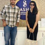 Priya Bhavani Shankar Instagram - Thank you @sashaluxeclinics team for taking care of my skin when I’m in Hyderabad 😀 Doctor @sanjaysuri_sakhamuri that’s extremely kind of you to give up your holiday to help me🤗 Until next time 🙌🏼