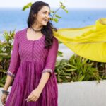 Priya Bhavani Shankar Instagram – 🙋🏻‍♀️April already! 

PC: @arunprasath_photography
Outfit: @label_kinjalmodi
Jewellery: @stylorisilver 
Makeup: @makeupmaliksam 
Styled by: @nikhitaniranjan