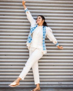 Priya Bhavani Shankar Instagram - 🙋🏻‍♀️ if you crawled your way into Sunday PC: @arunprasath_photography Styling: @niru05_raghupathy Outfit: @bykaveri Jewels: @shopreinstudio Footwear: @charleskeithofficial Make up: @makeupmaliksam Hair: @koduruamarnath