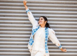 Priya Bhavani Shankar Instagram - 🙋🏻‍♀️ if you crawled your way into Sunday PC: @arunprasath_photography Styling: @niru05_raghupathy Outfit: @bykaveri Jewels: @shopreinstudio Footwear: @charleskeithofficial Make up: @makeupmaliksam Hair: @koduruamarnath