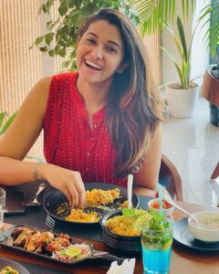 Priya Bhavani Shankar Instagram - I am so so glad I got to spend Ramzan at our own @liams_diner ☺️ I’m very proud of this young team, learning and progressing each day❤️ and team @liams_diner , we absolutely loved the Biryani Dalcha and the tomato sweet you guys made for us☺️ and the pan shake is always my absolute fav☺️ cheers guys.. make this summer count❤️

Happy Ramzan 🤗🤗