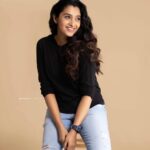 Priya Bhavani Shankar Instagram – Hats’ off to summer 🎩 

📸 @thestoryteller_india 

HMU @alysarhaai_mua