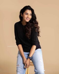 Priya Bhavani Shankar Instagram - Hats’ off to summer 🎩 

📸 @thestoryteller_india 

HMU @alysarhaai_mua