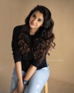 Priya Bhavani Shankar Instagram - Hats’ off to summer 🎩 

📸 @thestoryteller_india 

HMU @alysarhaai_mua