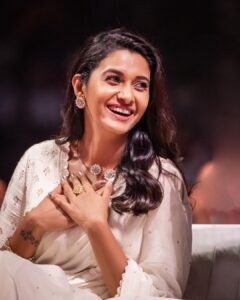 Priya Bhavani Shankar Instagram - Pathu Thala from March 30 ✨ PC @arunprasath_photography Saree @kavithaguttaofficial Jewellery @konikajewellery Make up @makeupmaliksam Hair @arupre_makeup_artist Styling @nikhitaniranjan