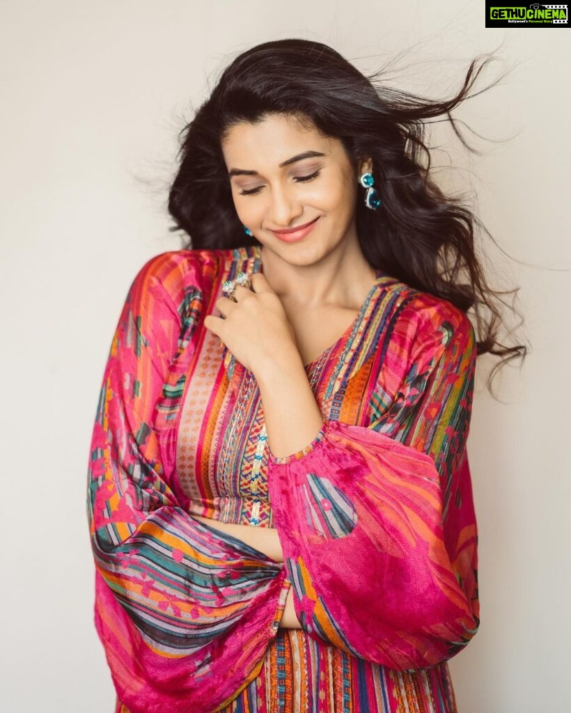 Priya Bhavani Shankar Instagram - 🎀💗 Outfit:- @saundhindia Acessories:- @houseofqc HMU: @makeupmaliksam Styling:- @shefalideora_ Assistant:- @justmahnaz Pictures:- @_anupphotography